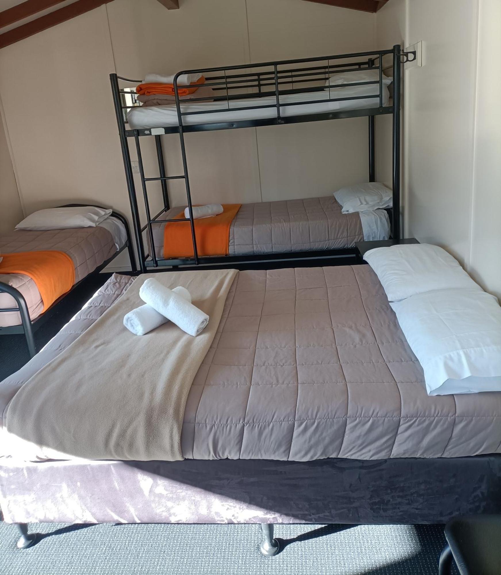 Geraldine Top 10 Holiday Park Ngoại thất bức ảnh